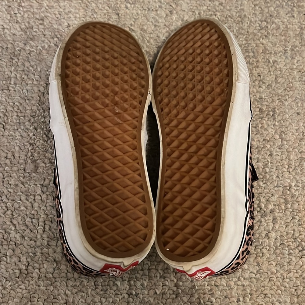 Vans- cheetah print, deluxe comfort ortholite - Picture 4 of 4